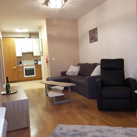 Zen Apartman Budakalasz Εξωτερικό φωτογραφία