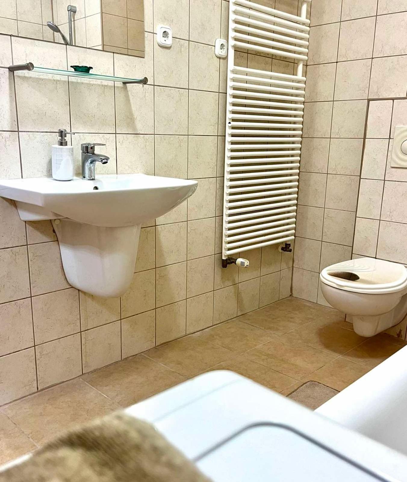 Zen Apartman Budakalasz Εξωτερικό φωτογραφία